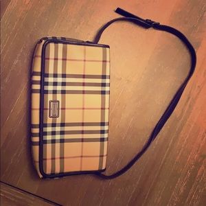 Burberry purse